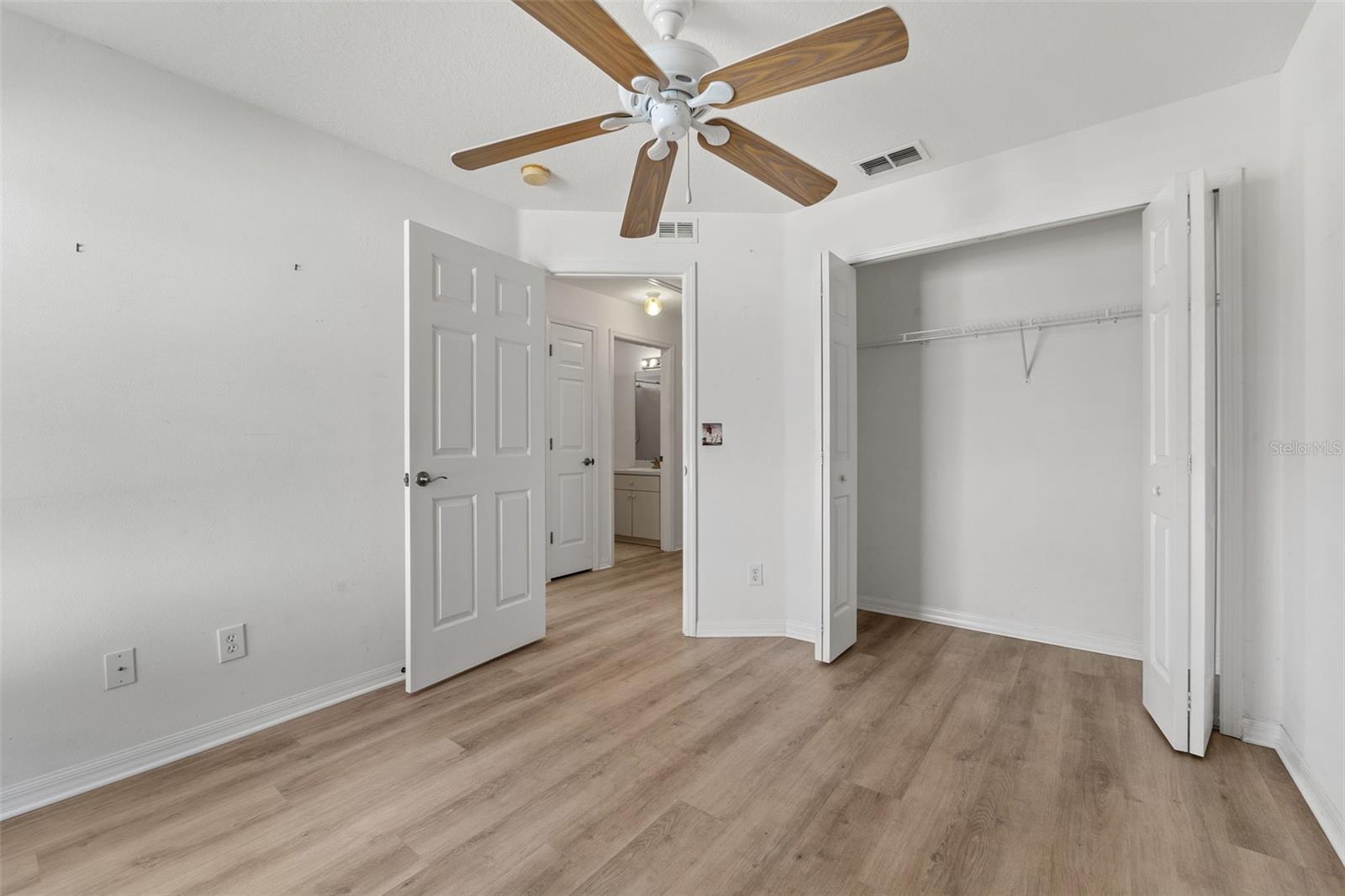 Listing photo id 10 for 14953 Deer Meadow Drive