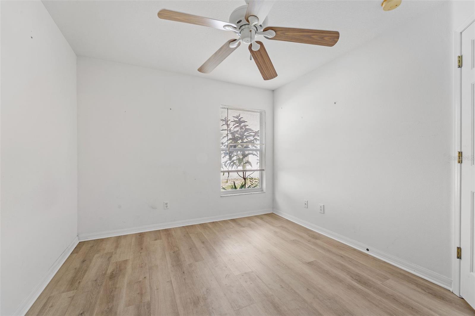Listing photo id 11 for 14953 Deer Meadow Drive