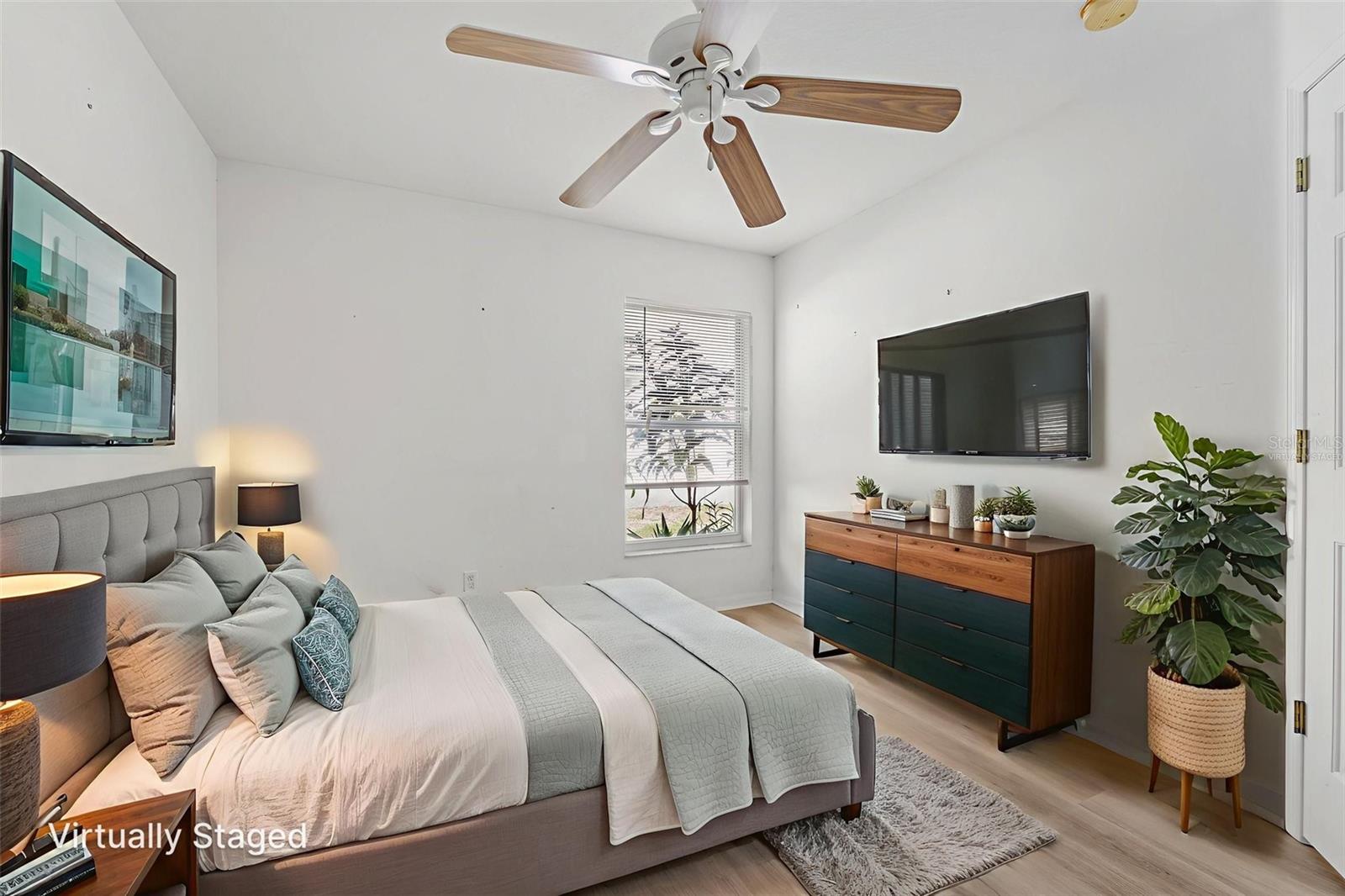 Listing photo id 12 for 14953 Deer Meadow Drive