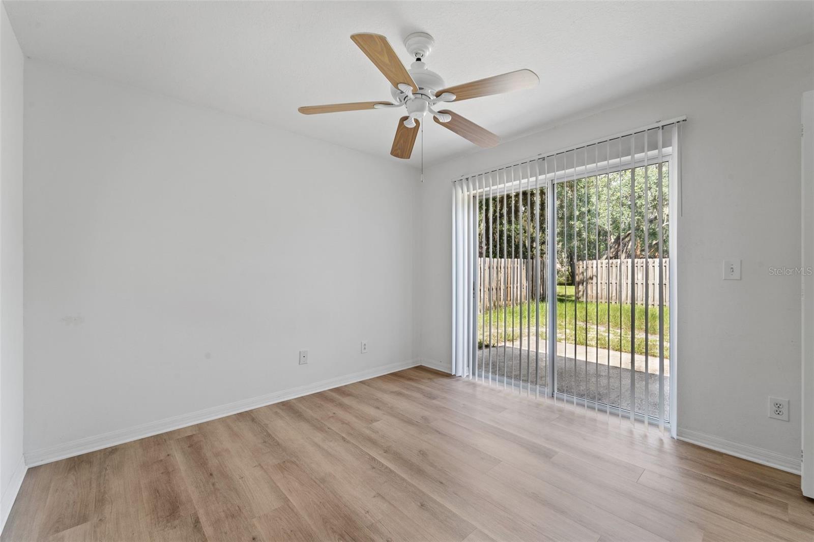 Listing photo id 15 for 14953 Deer Meadow Drive