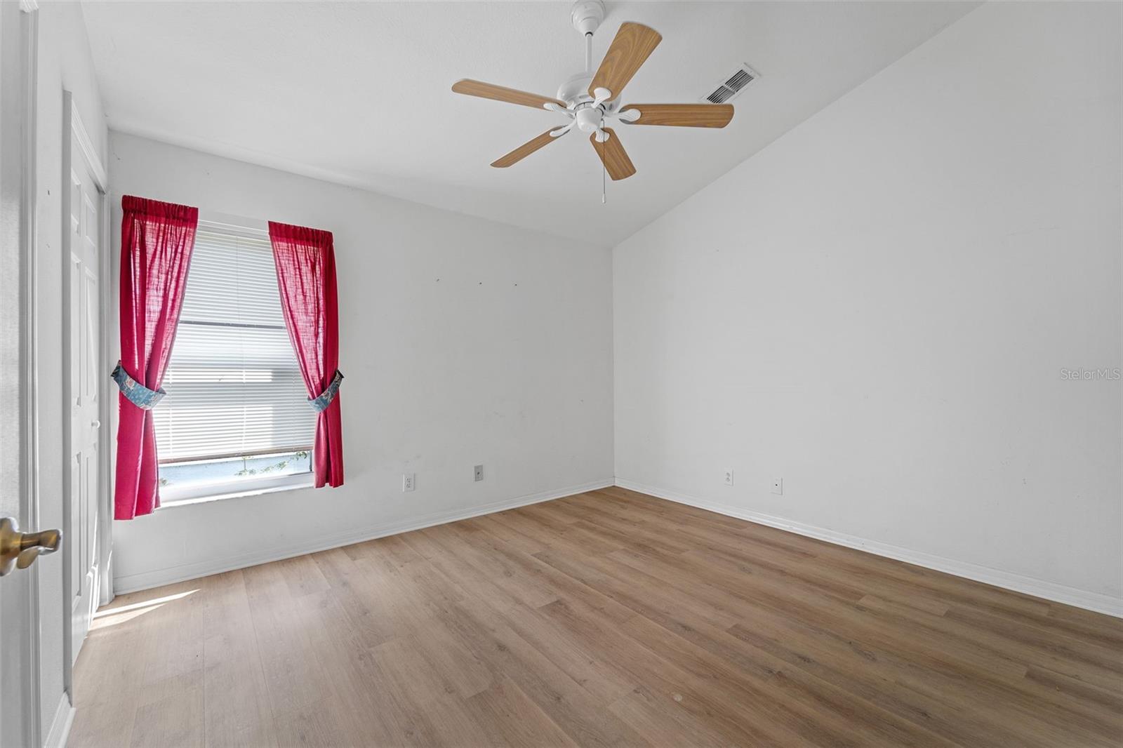 Listing photo id 20 for 14953 Deer Meadow Drive