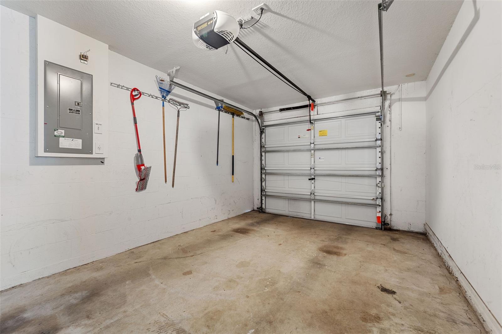 Listing photo id 23 for 14953 Deer Meadow Drive