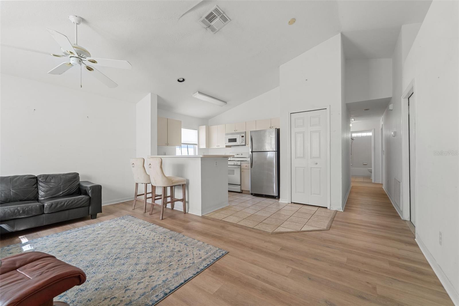 Listing photo id 4 for 14953 Deer Meadow Drive
