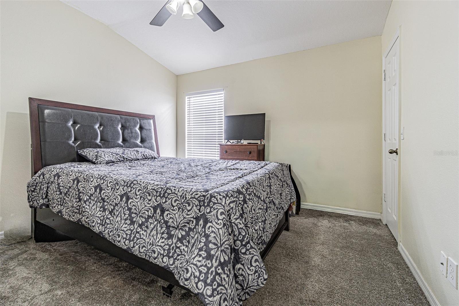 Image 15 of 35 For 12254 Foxmoor Peak Drive