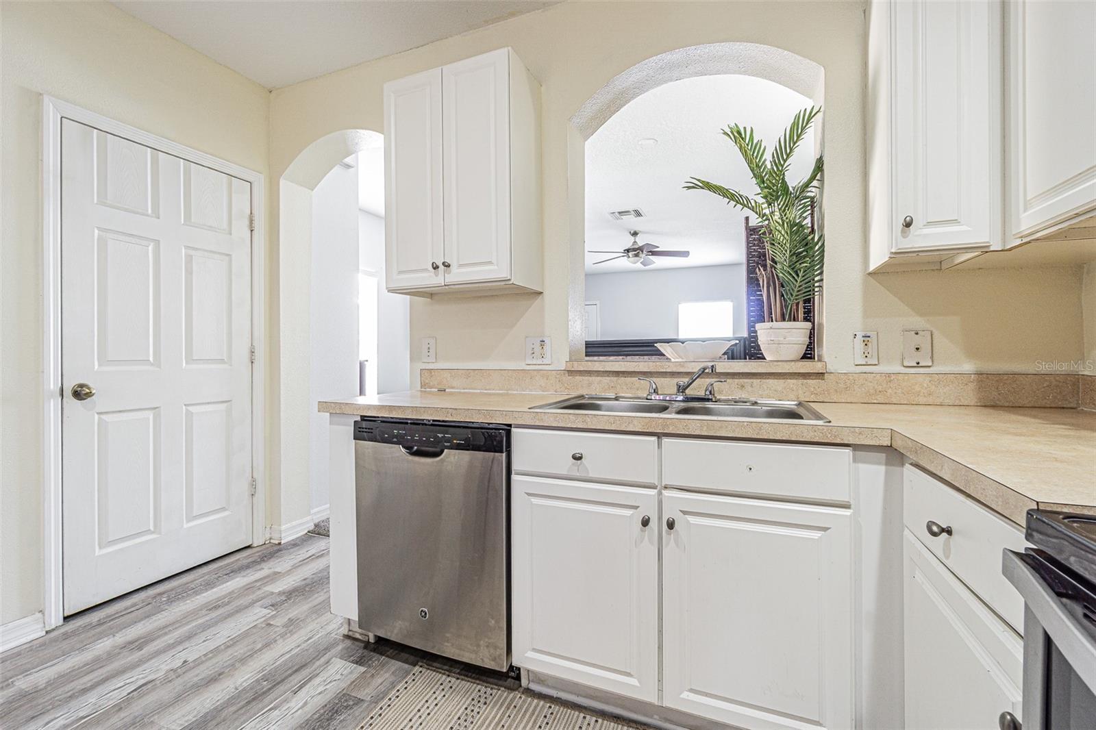 Image 22 of 35 For 12254 Foxmoor Peak Drive