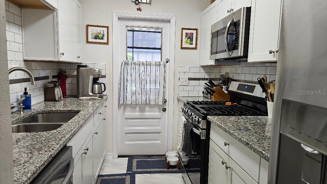 Image 4 of 33 For 5975 Terrace Park Drive N 105