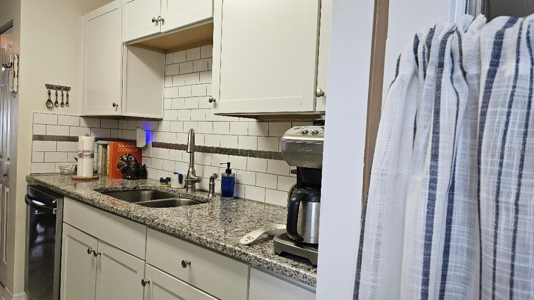 Image 5 of 33 For 5975 Terrace Park Drive N 105