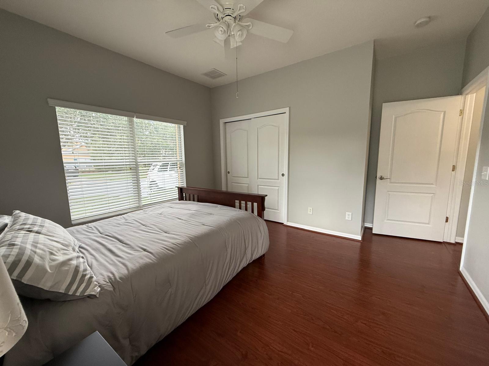Image 9 of 40 For 8916 Iron Oak Avenue