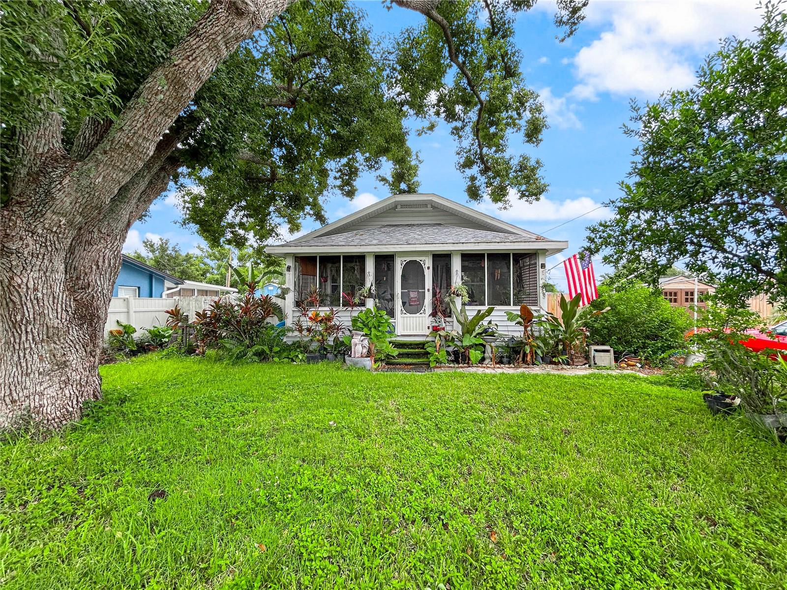 Details for 509 6th Avenue Sw, LARGO, FL 33770
