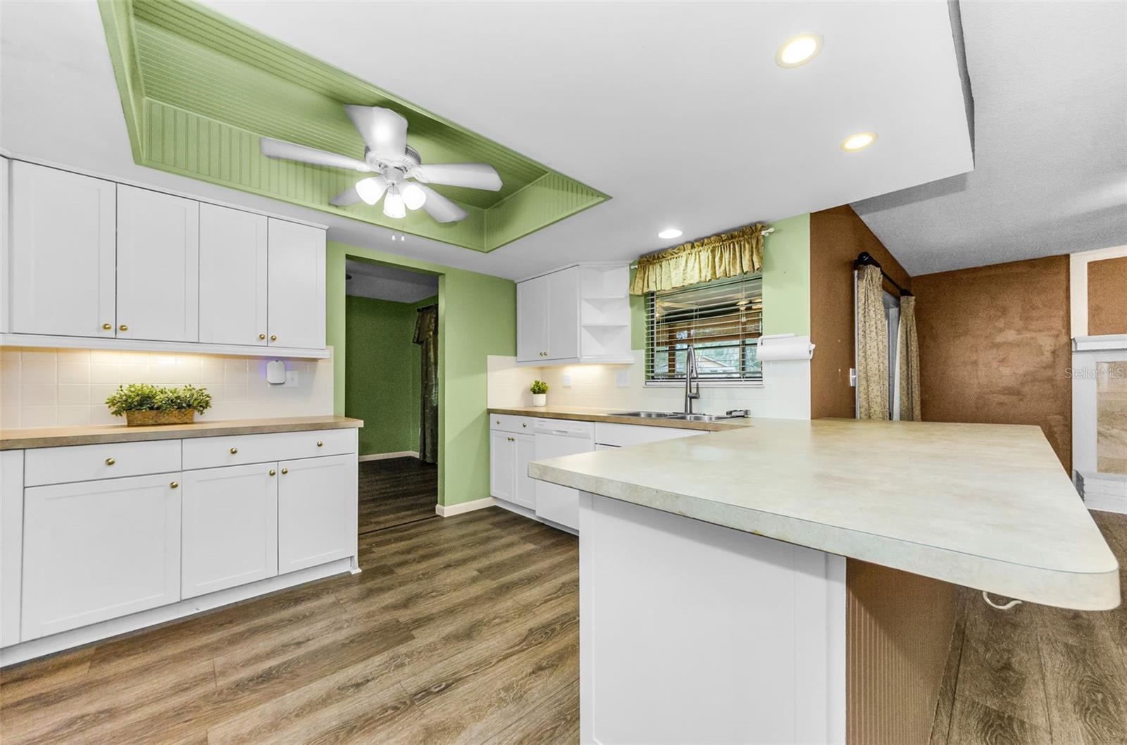 Image 10 of 58 For 11829 Orange Street
