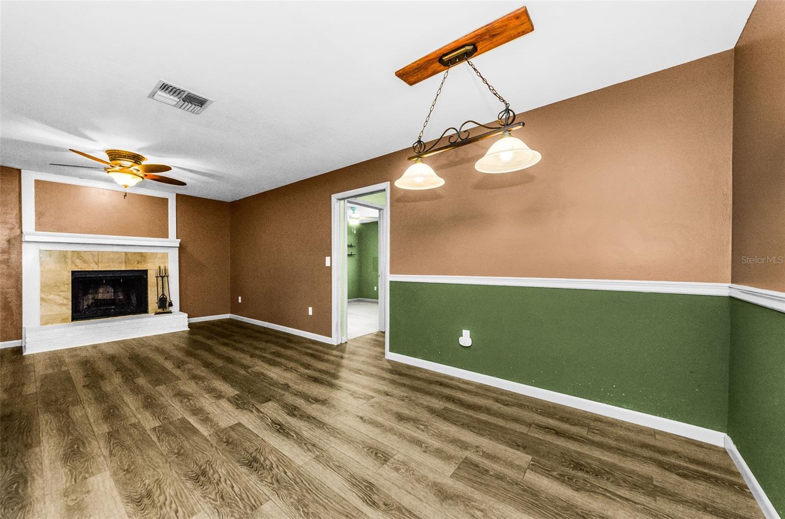 Image 20 of 58 For 11829 Orange Street