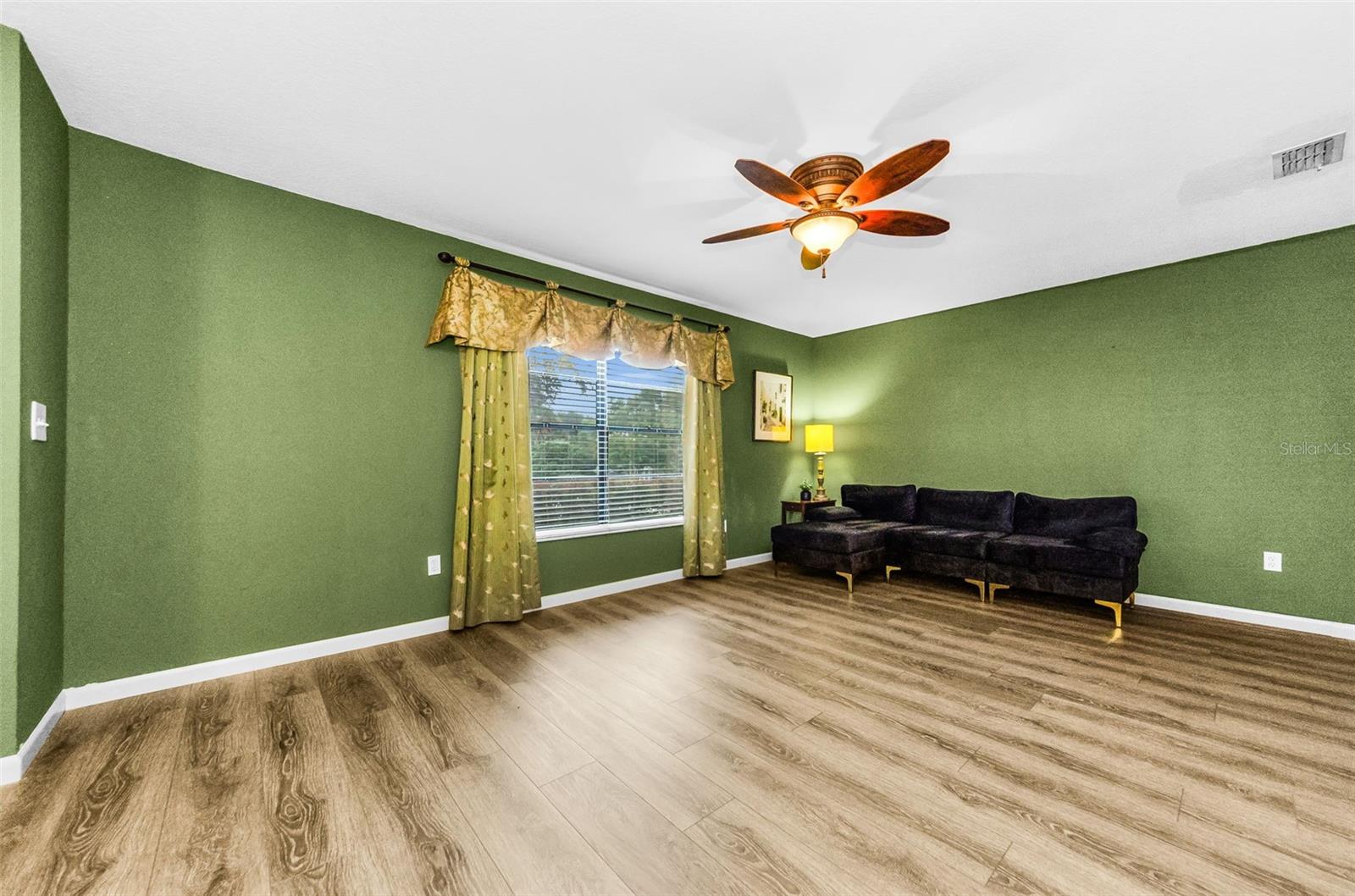 Image 36 of 58 For 11829 Orange Street