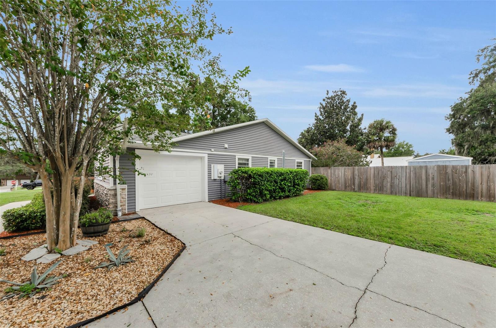 Image 41 of 58 For 11829 Orange Street