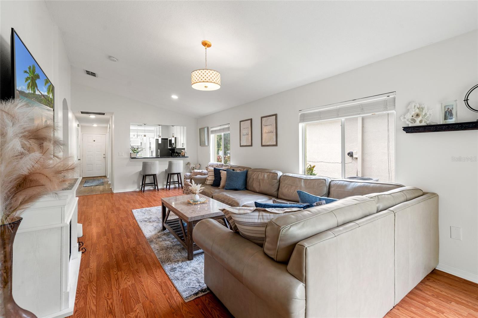 Listing photo id 11 for 27149 La Jolla Way