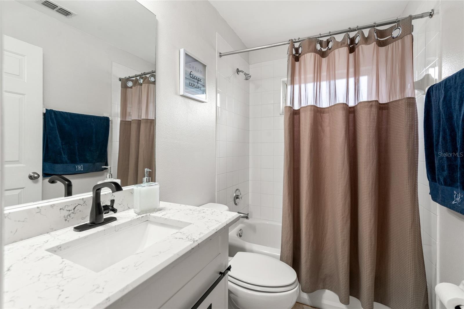 Listing photo id 14 for 27149 La Jolla Way