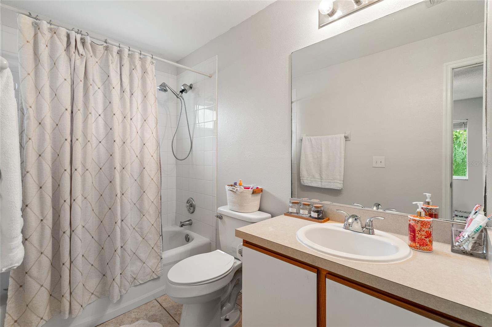 Listing photo id 17 for 27149 La Jolla Way