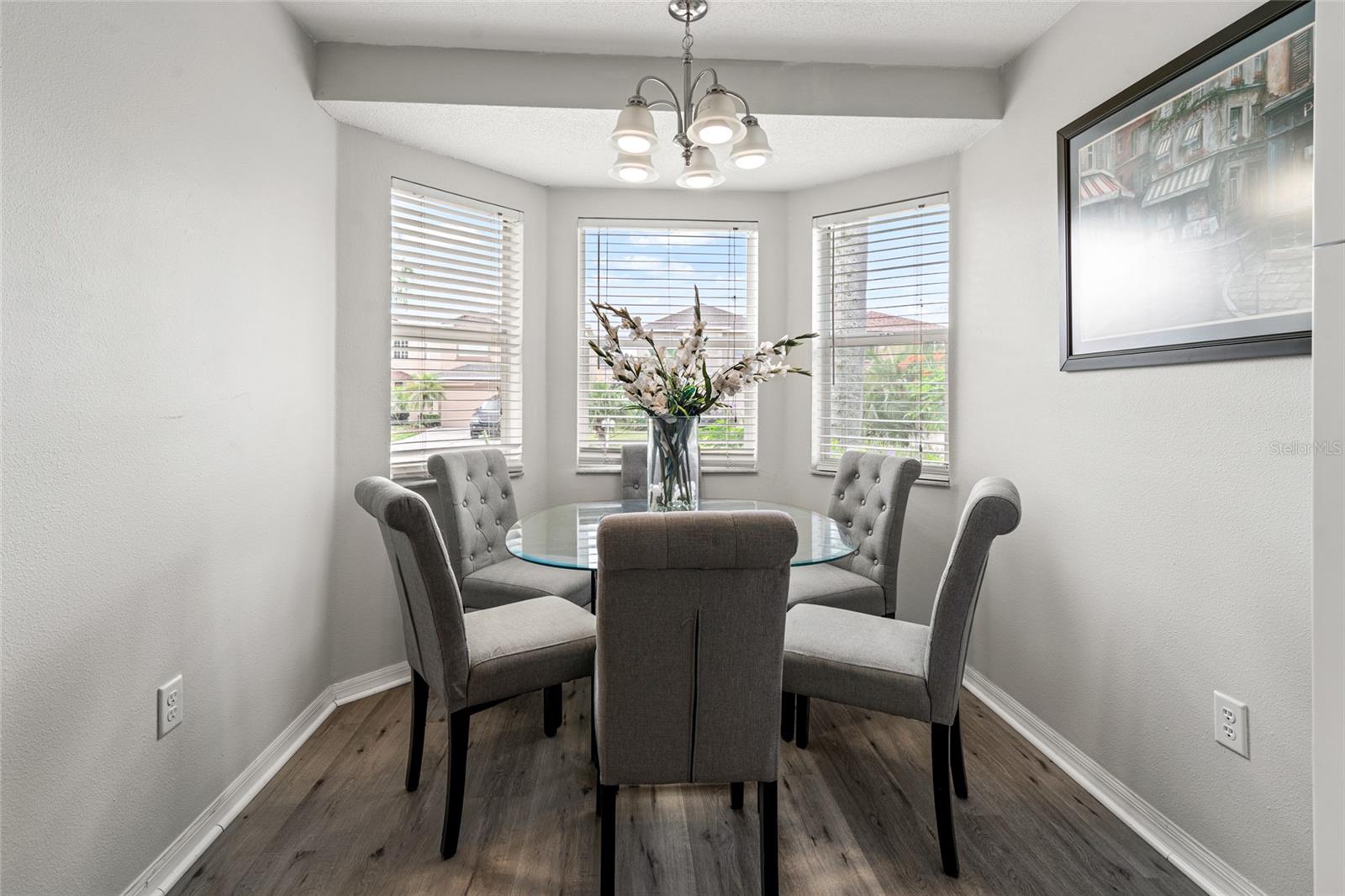 Listing photo id 4 for 27149 La Jolla Way