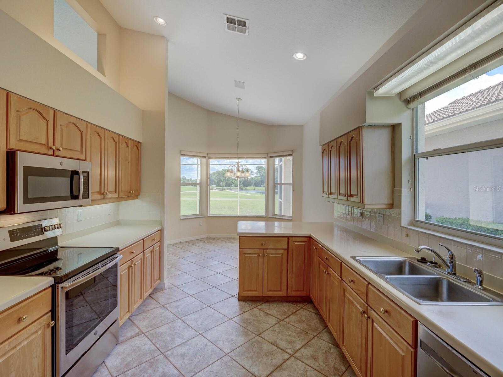 Image 15 of 50 For 4410 Live Oak Boulevard