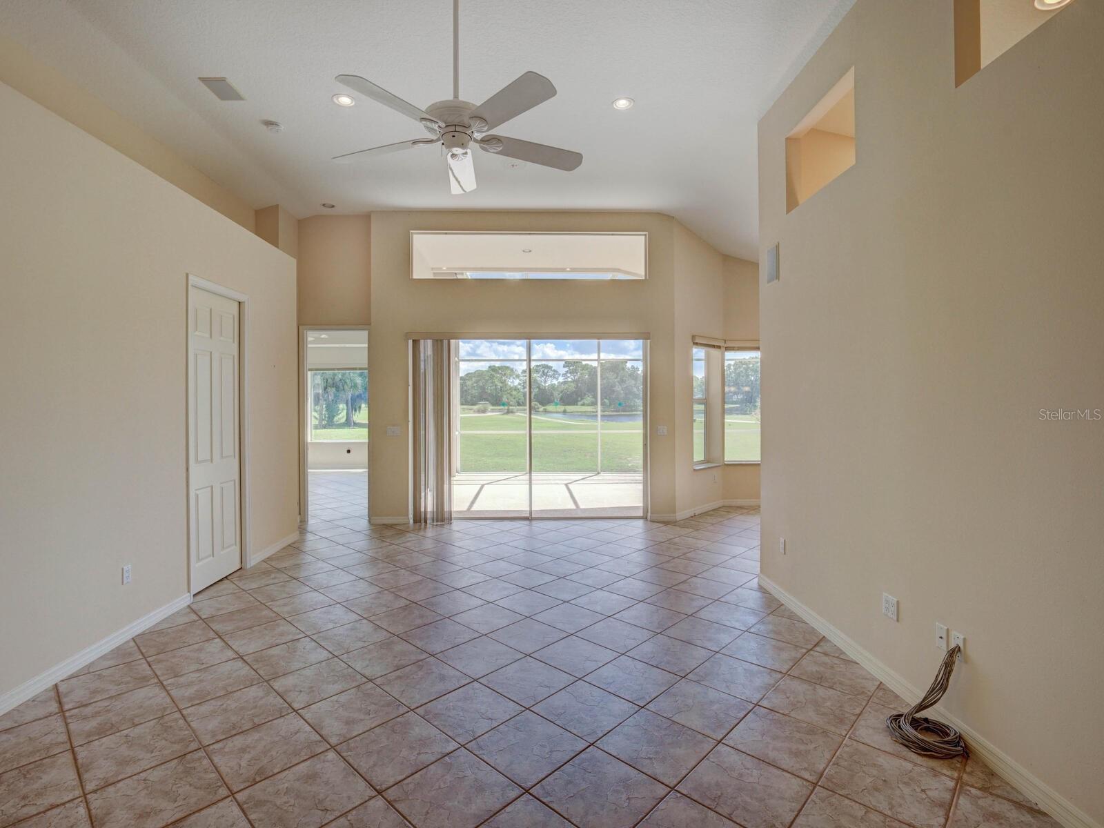 Image 6 of 50 For 4410 Live Oak Boulevard