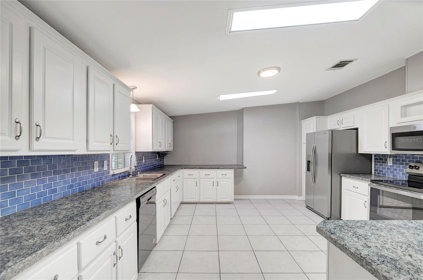Listing photo id 10 for 12717 Morgan Road