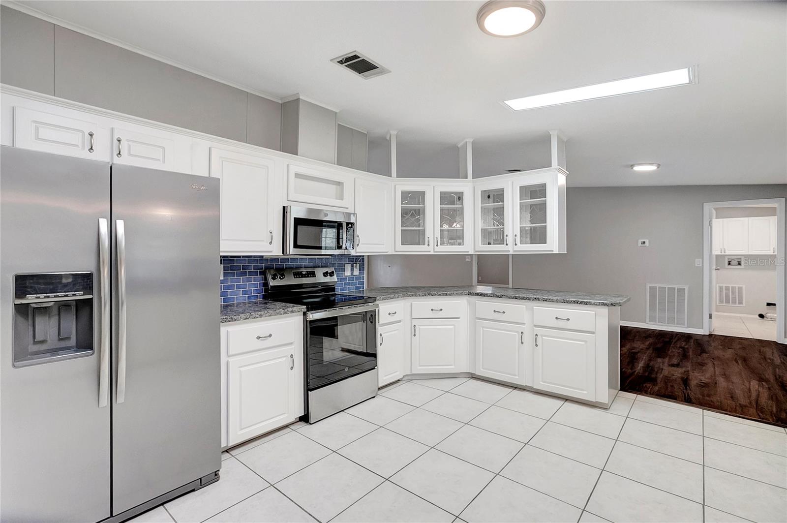 Listing photo id 14 for 12717 Morgan Road