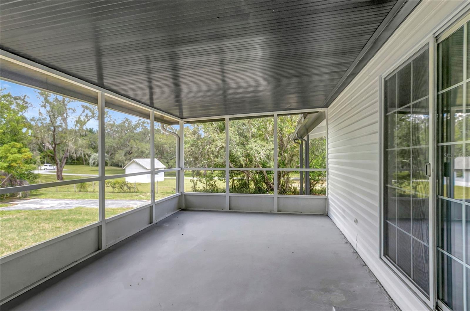 Listing photo id 35 for 12717 Morgan Road