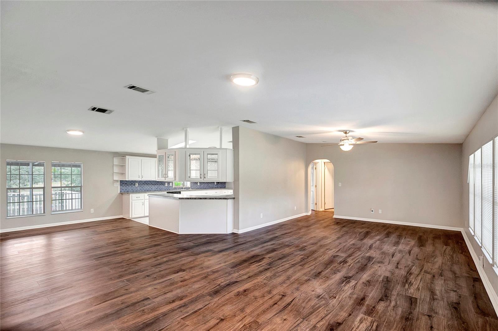 Listing photo id 5 for 12717 Morgan Road