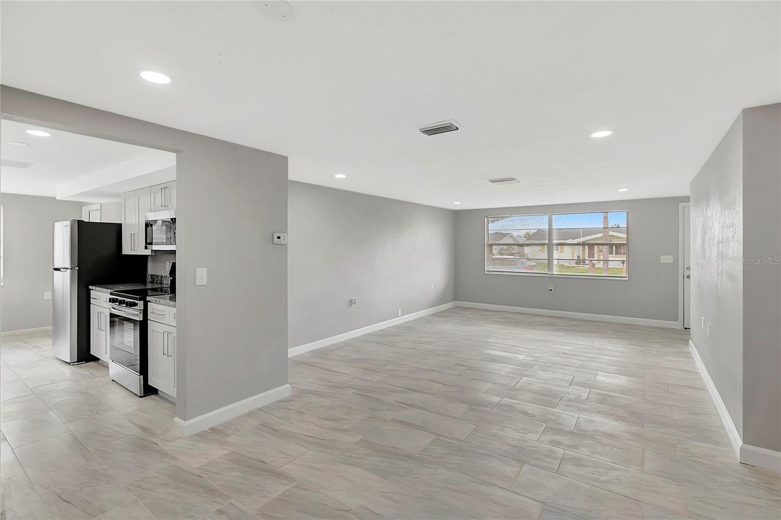 Image 11 of 38 For 5611 Mosaic Drive