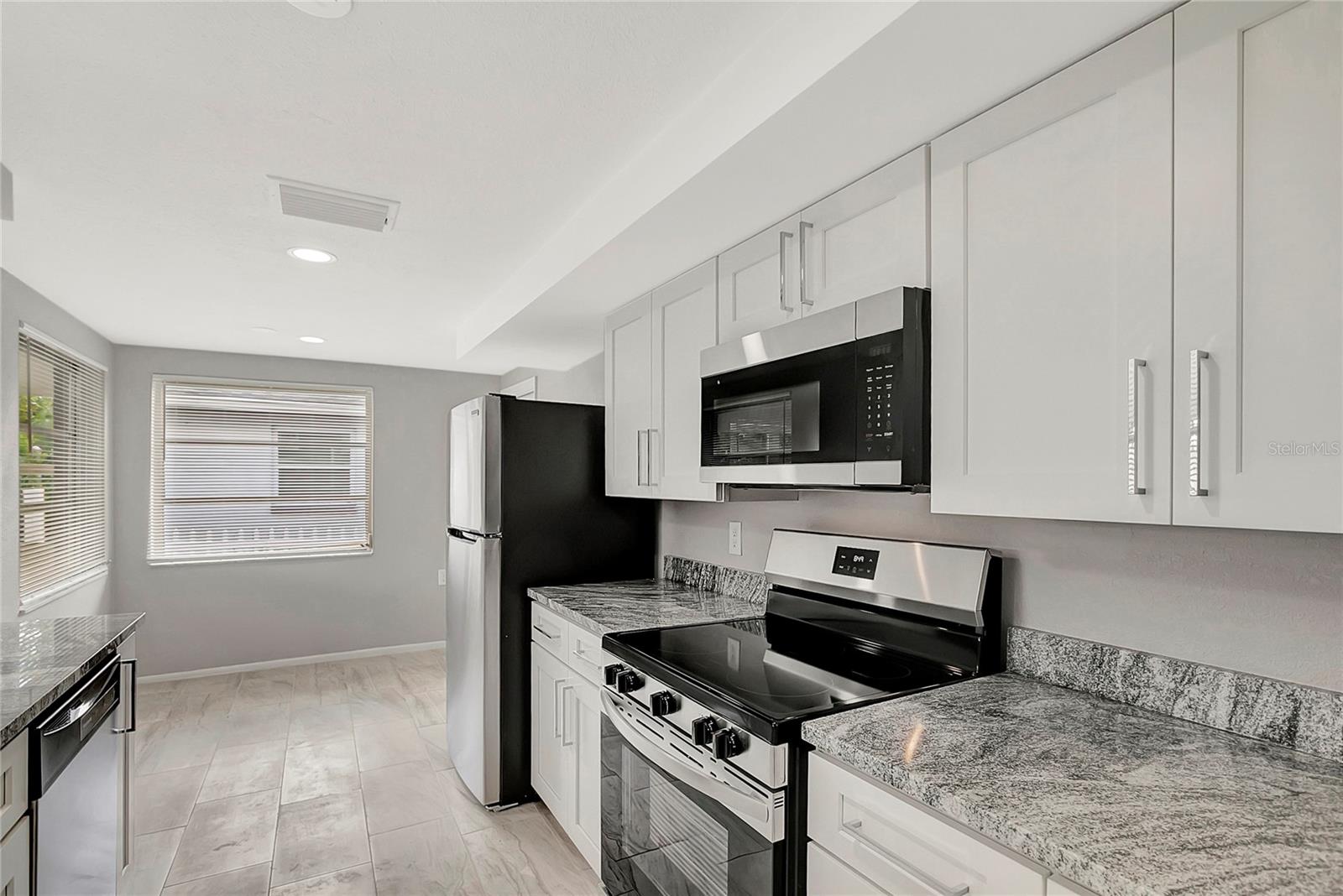 Image 13 of 38 For 5611 Mosaic Drive
