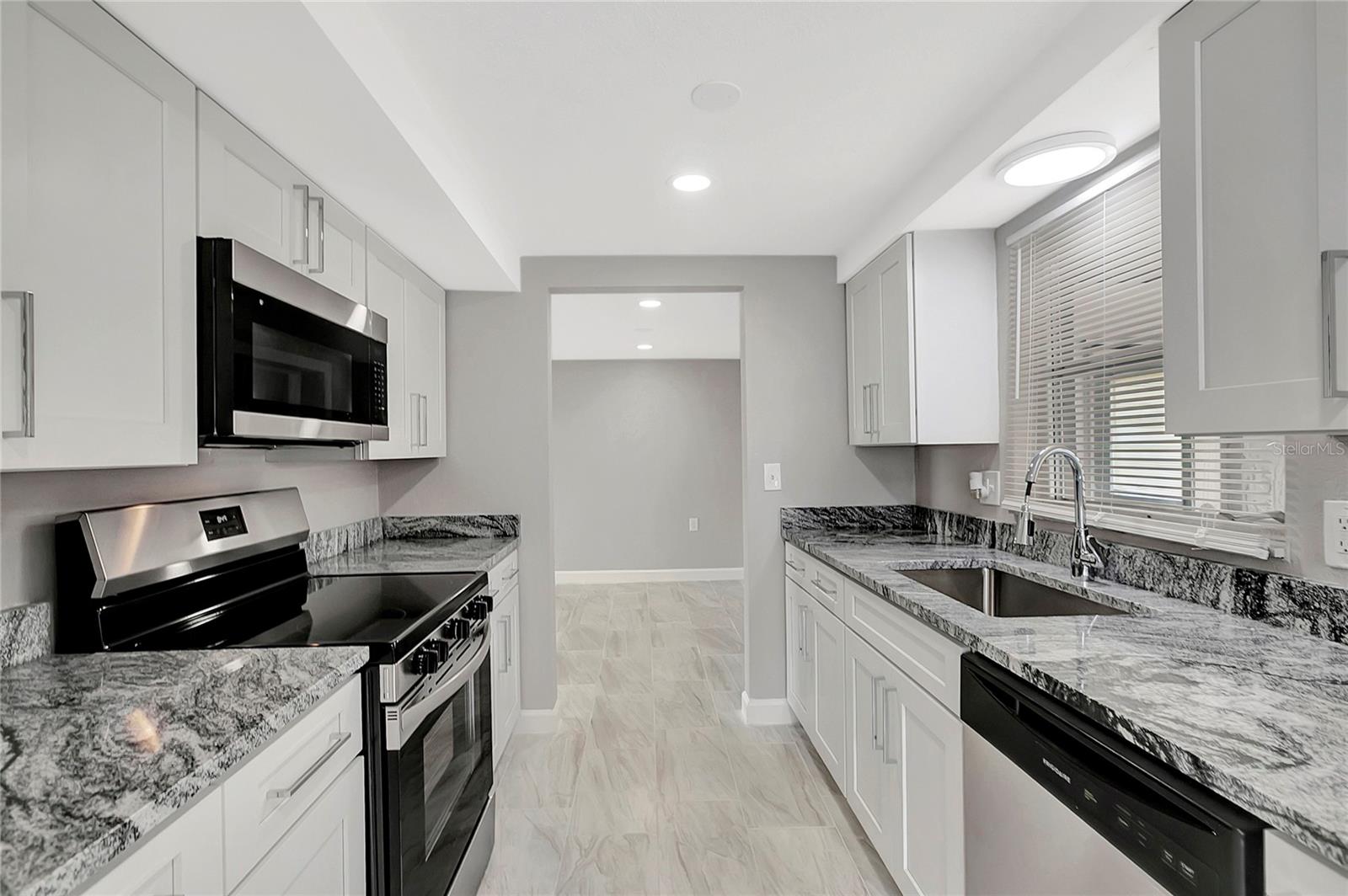 Image 17 of 38 For 5611 Mosaic Drive
