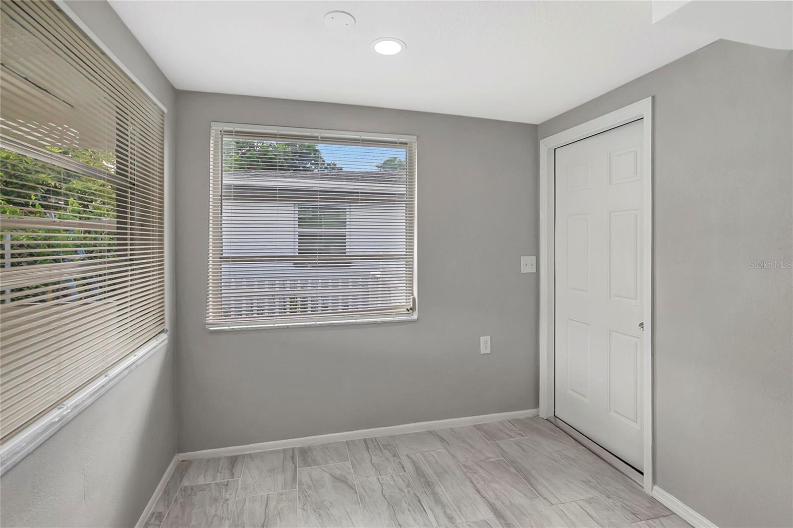 Image 19 of 38 For 5611 Mosaic Drive