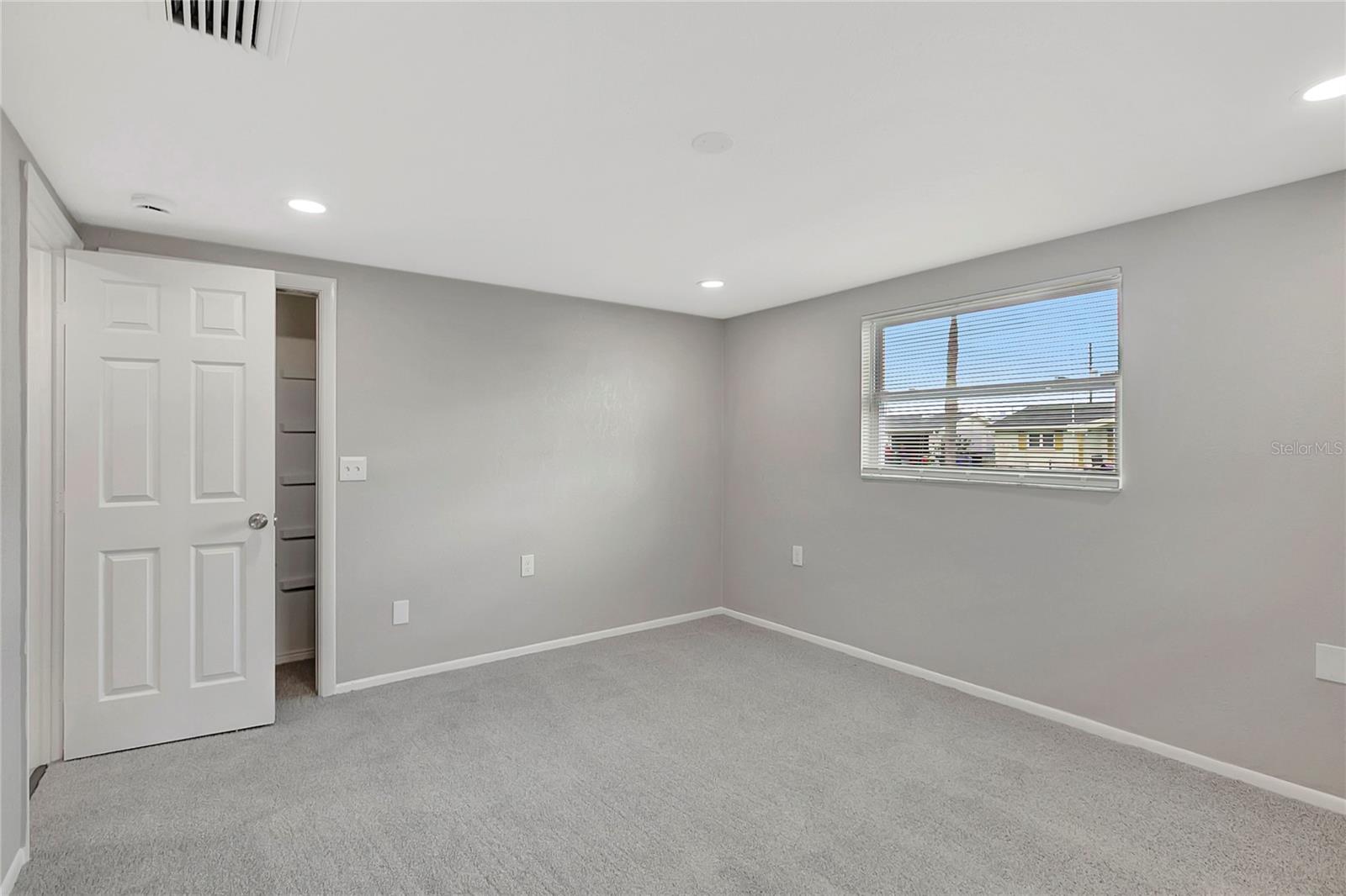 Image 21 of 38 For 5611 Mosaic Drive
