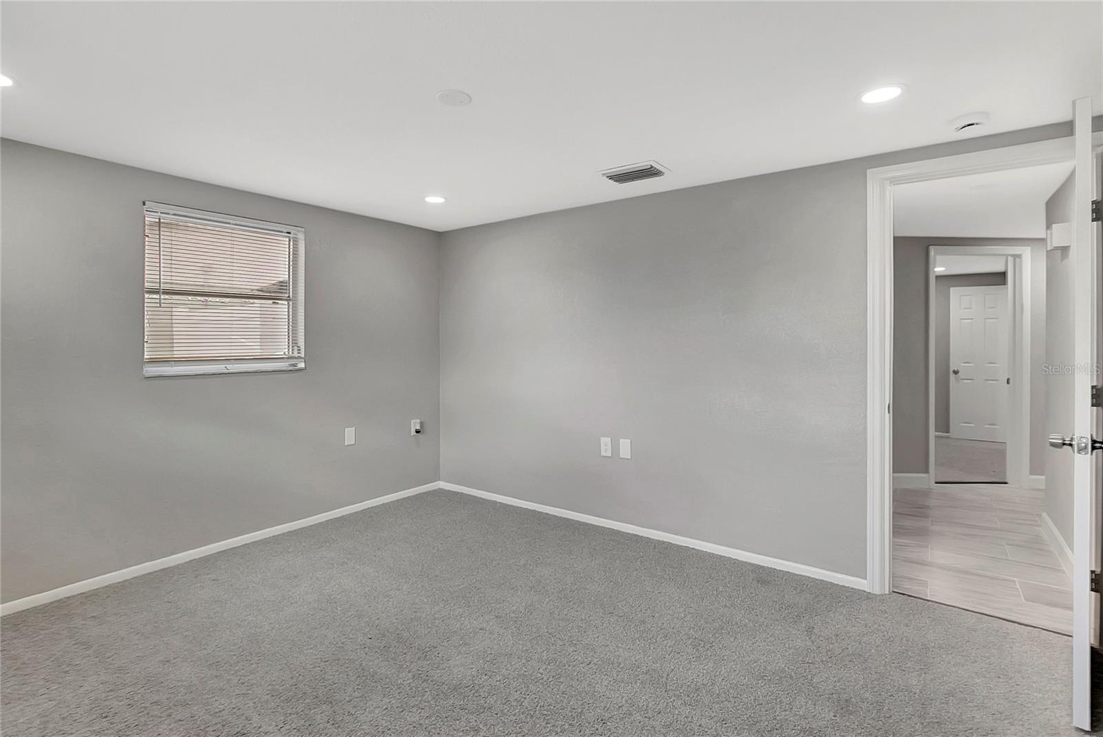 Image 22 of 38 For 5611 Mosaic Drive
