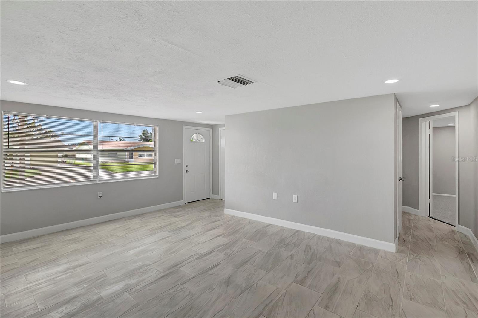 Image 8 of 38 For 5611 Mosaic Drive