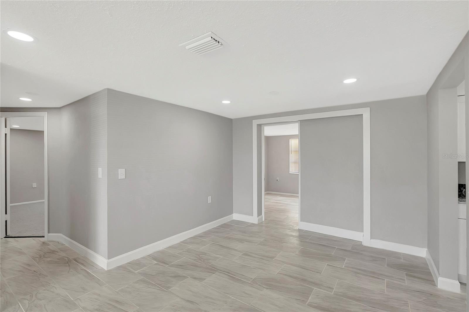 Image 9 of 38 For 5611 Mosaic Drive