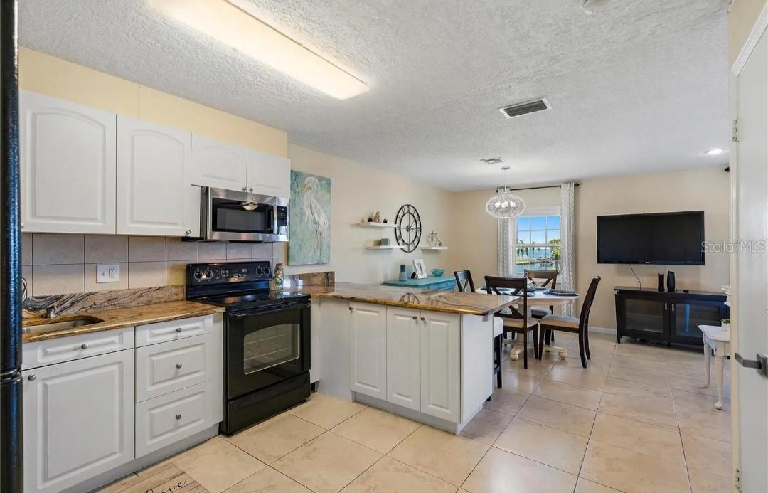 Image 14 of 48 For 4712 Beach Drive Se C