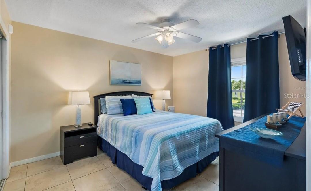 Image 16 of 48 For 4712 Beach Drive Se C