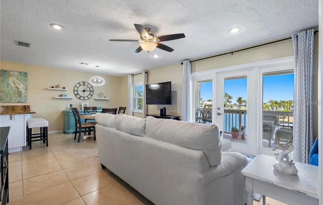 Image 9 of 48 For 4712 Beach Drive Se C