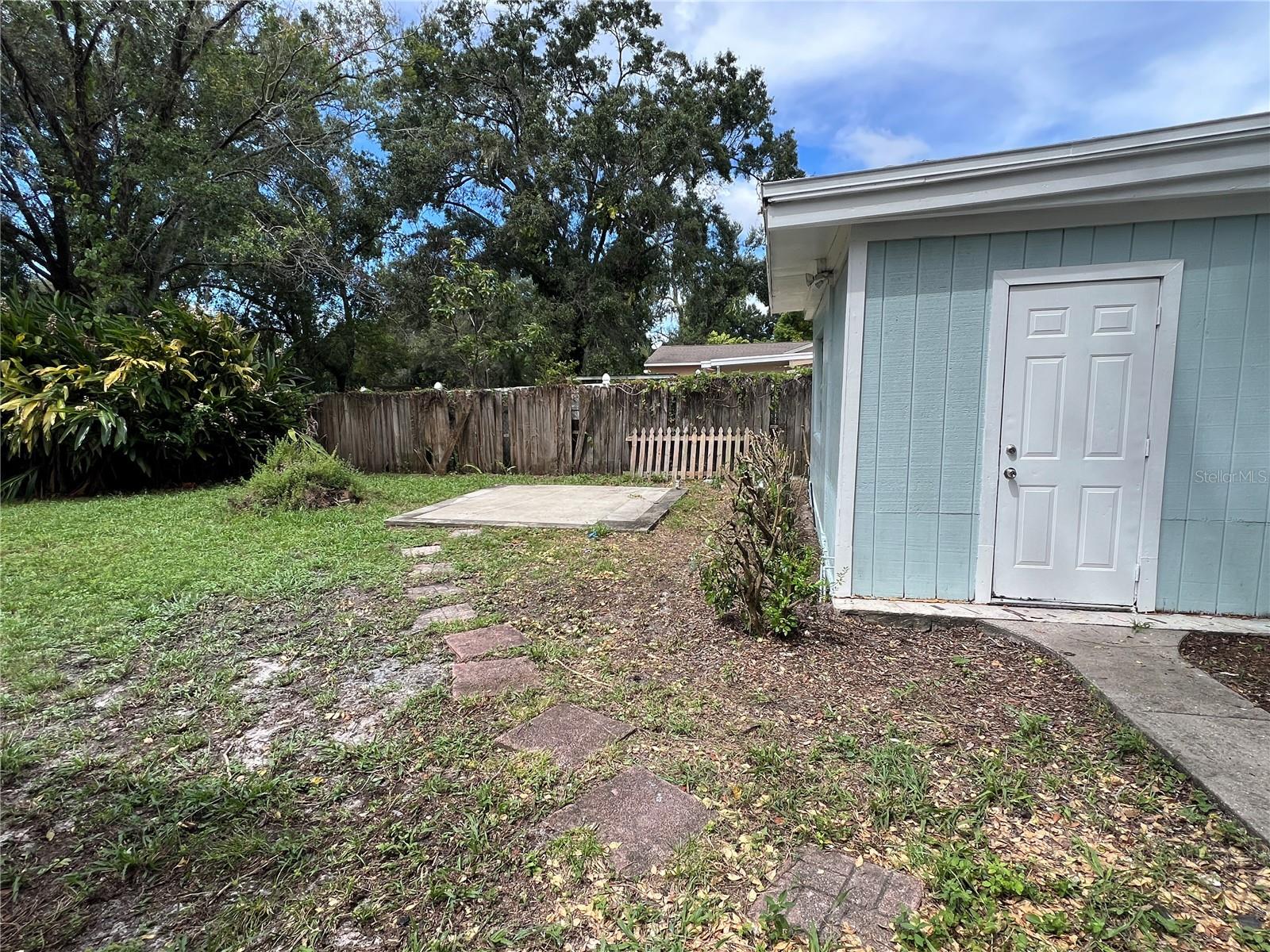 Image 9 of 9 For 8922 El Portal Drive
