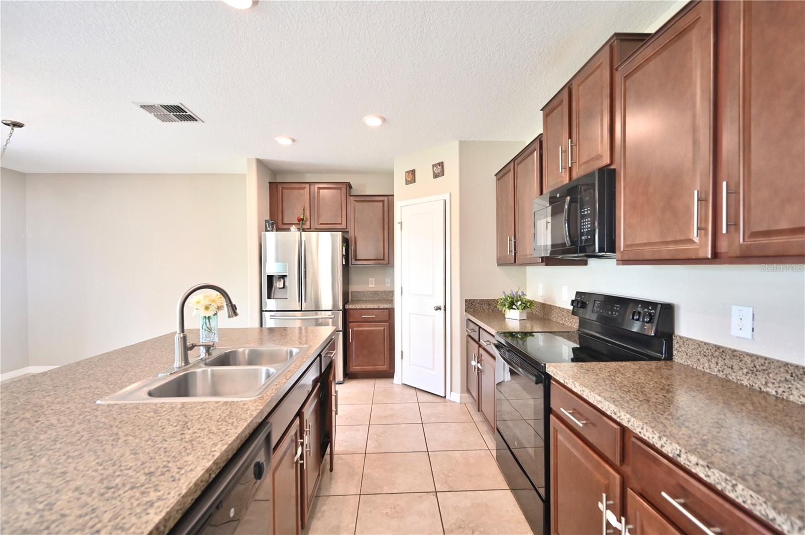 Image 11 of 42 For 4914 Reflecting Pond Circle