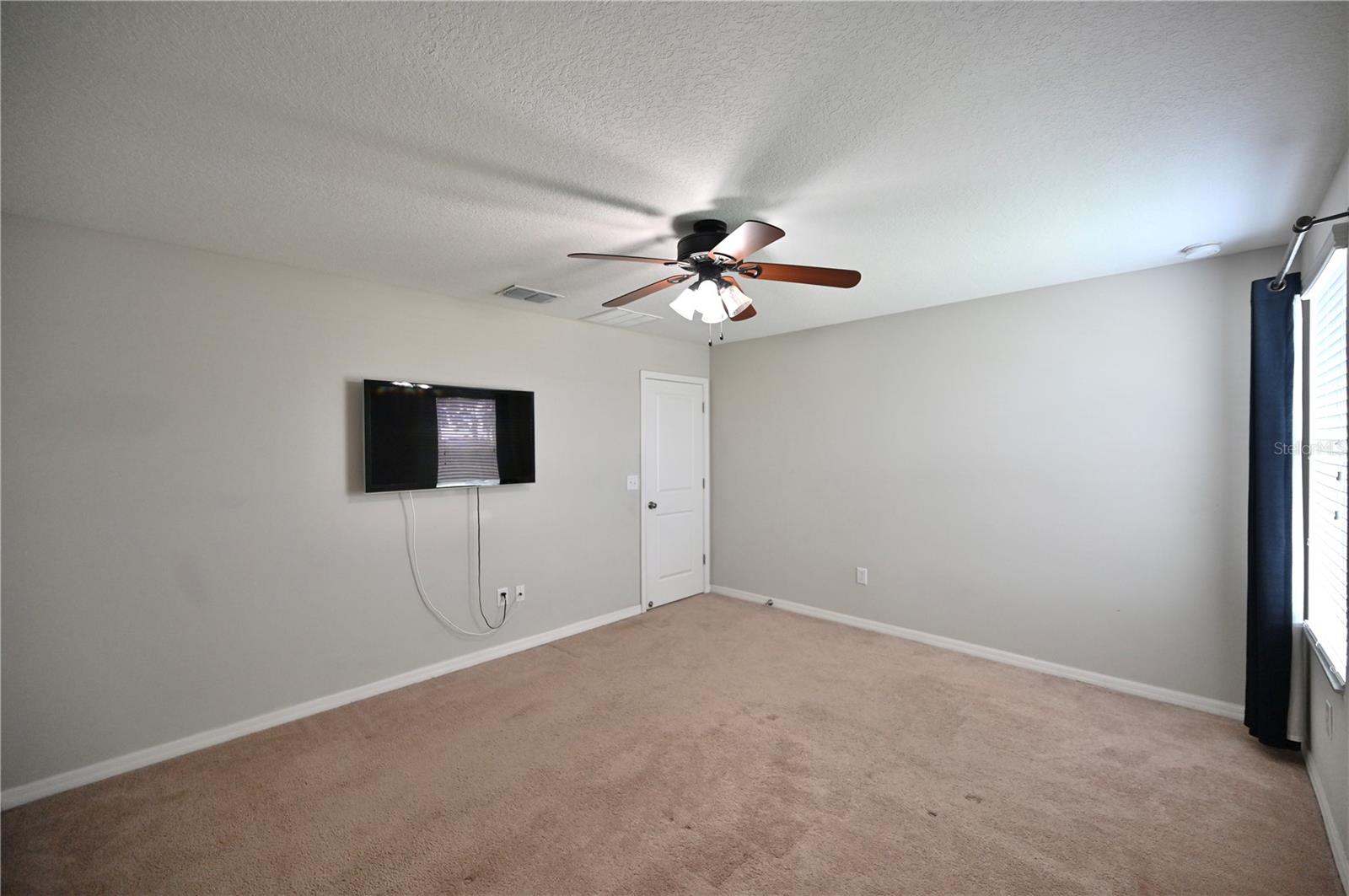 Image 18 of 42 For 4914 Reflecting Pond Circle