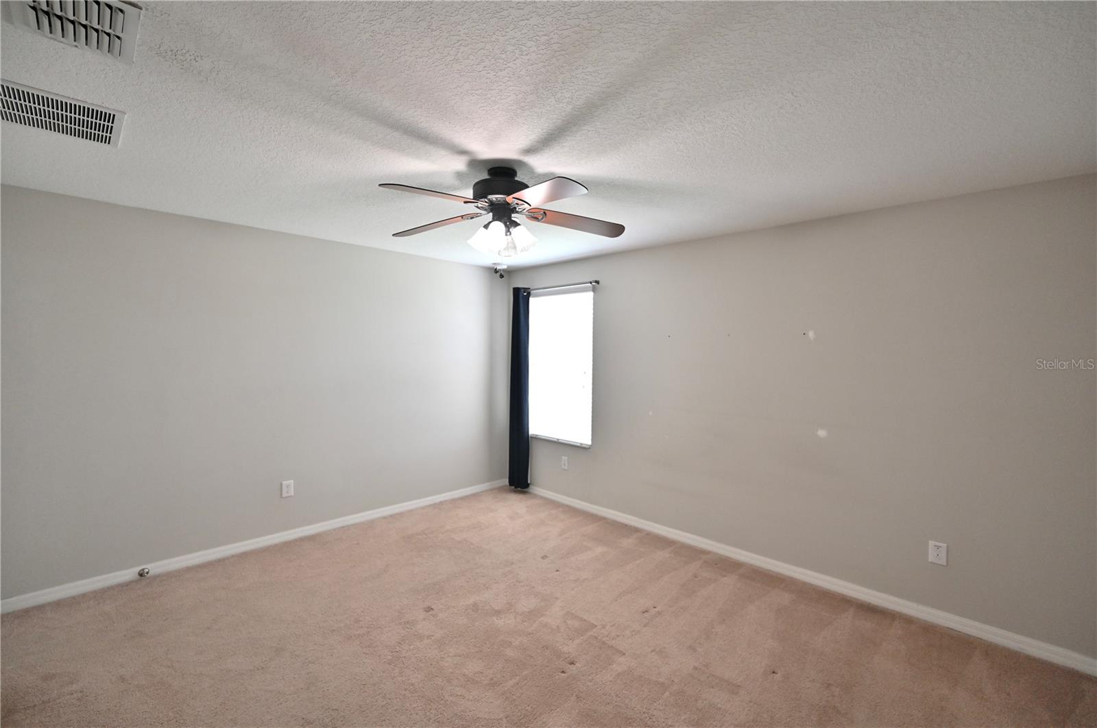 Image 20 of 42 For 4914 Reflecting Pond Circle