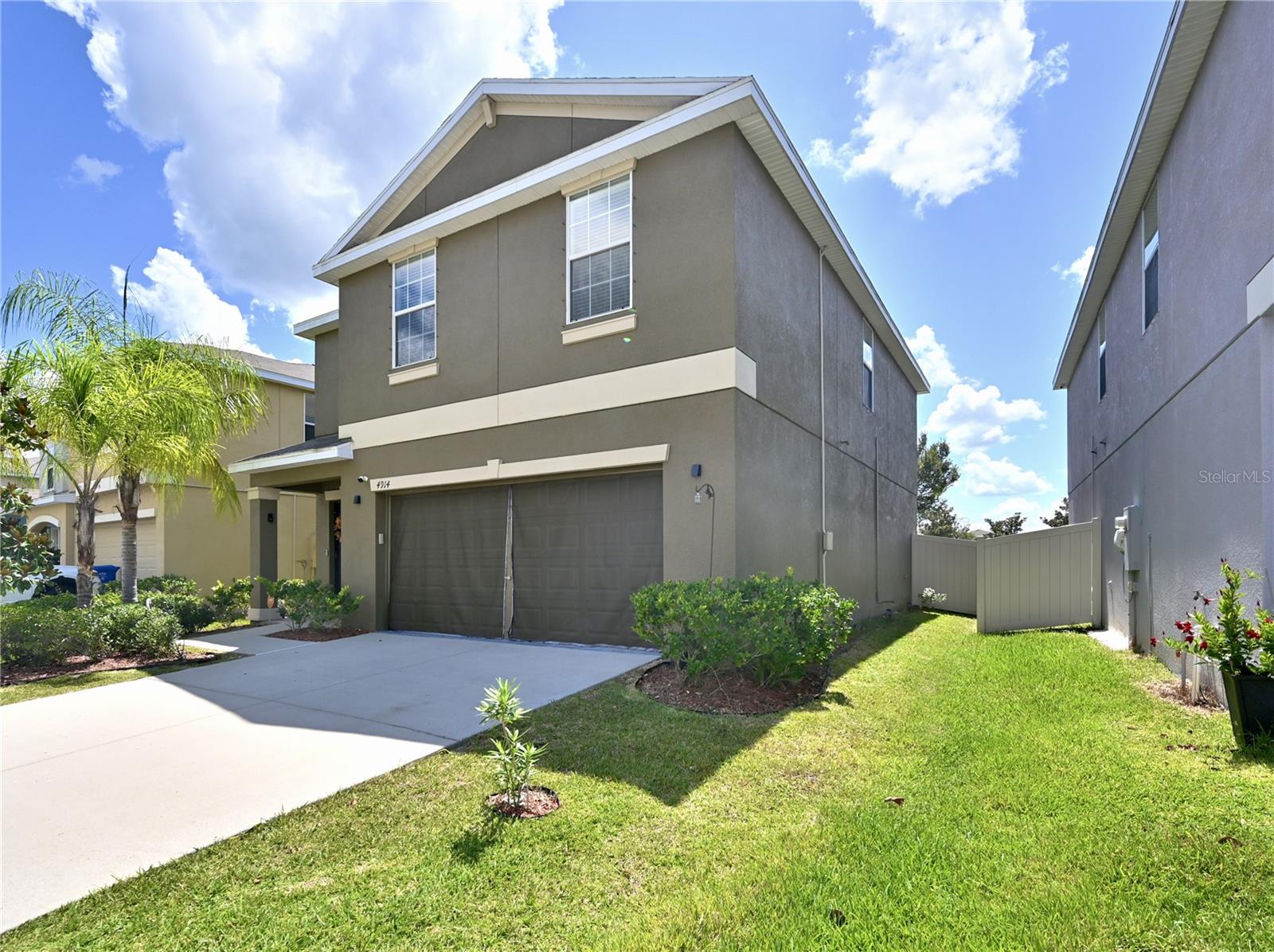 Image 4 of 42 For 4914 Reflecting Pond Circle