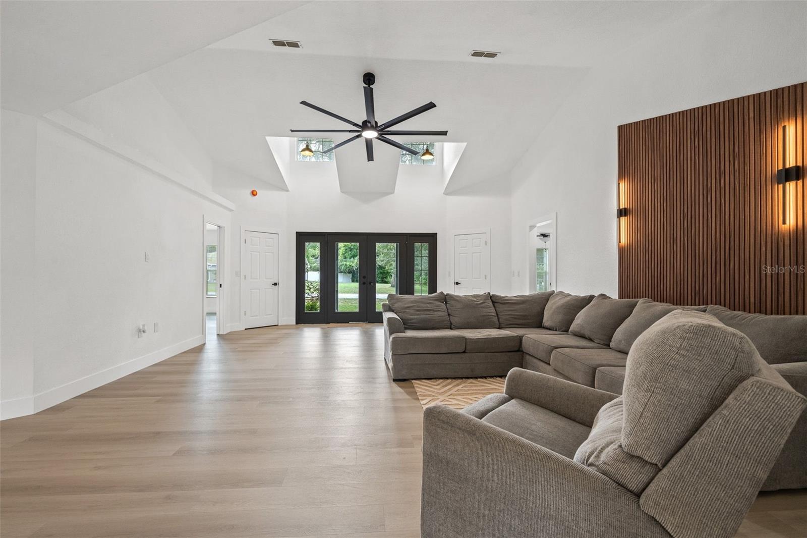 Image 14 of 50 For 8270 Cresap Street