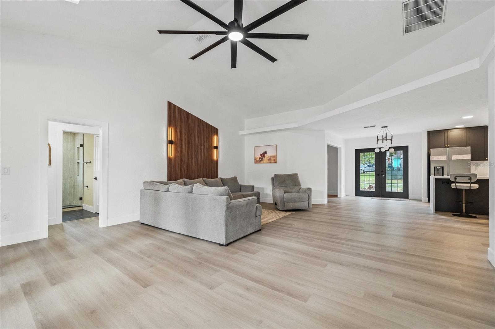 Image 22 of 50 For 8270 Cresap Street