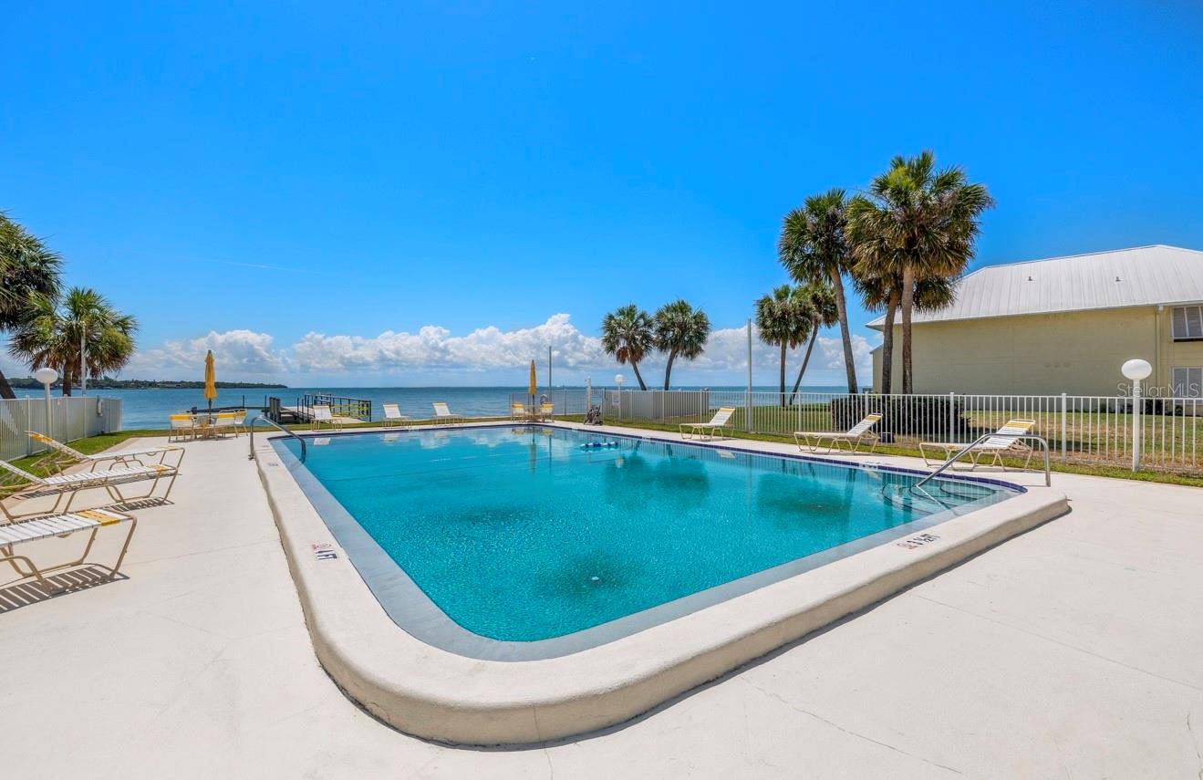 Image 35 of 40 For 7310 Sunshine Skyway Lane S 219