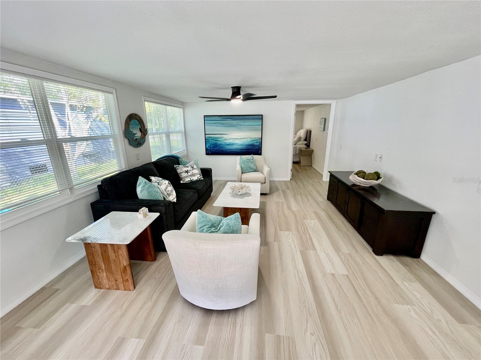 Listing photo id 9 for 7281 Aberdeen Court