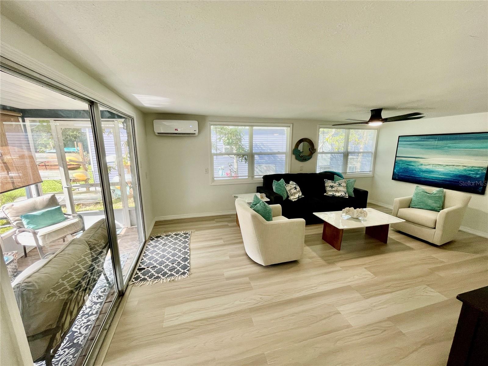 Listing photo id 12 for 7281 Aberdeen Court