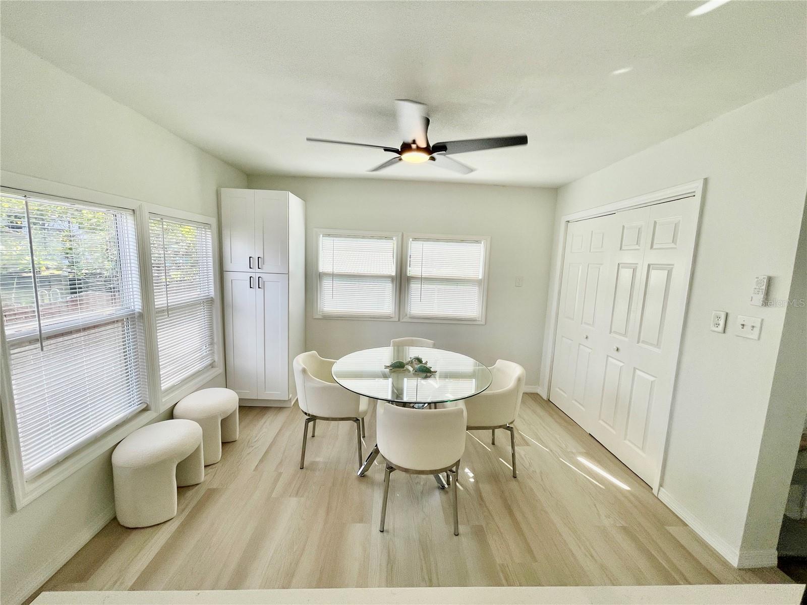 Listing photo id 17 for 7281 Aberdeen Court