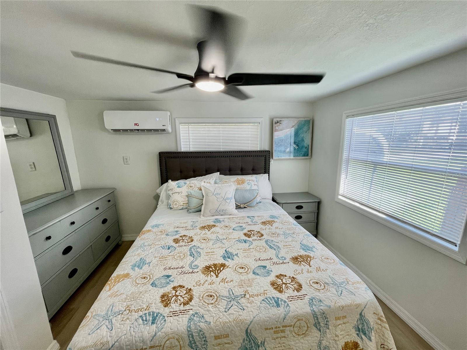 Listing photo id 25 for 7281 Aberdeen Court
